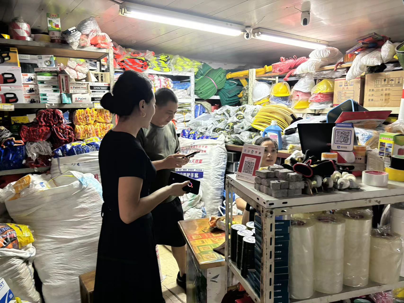 建華市場防汛在行動(dòng)